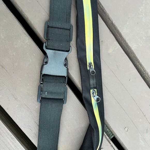 Final Stretch Accessories - Final Stretch skinny RUNNING BELT with two zips / adjustable